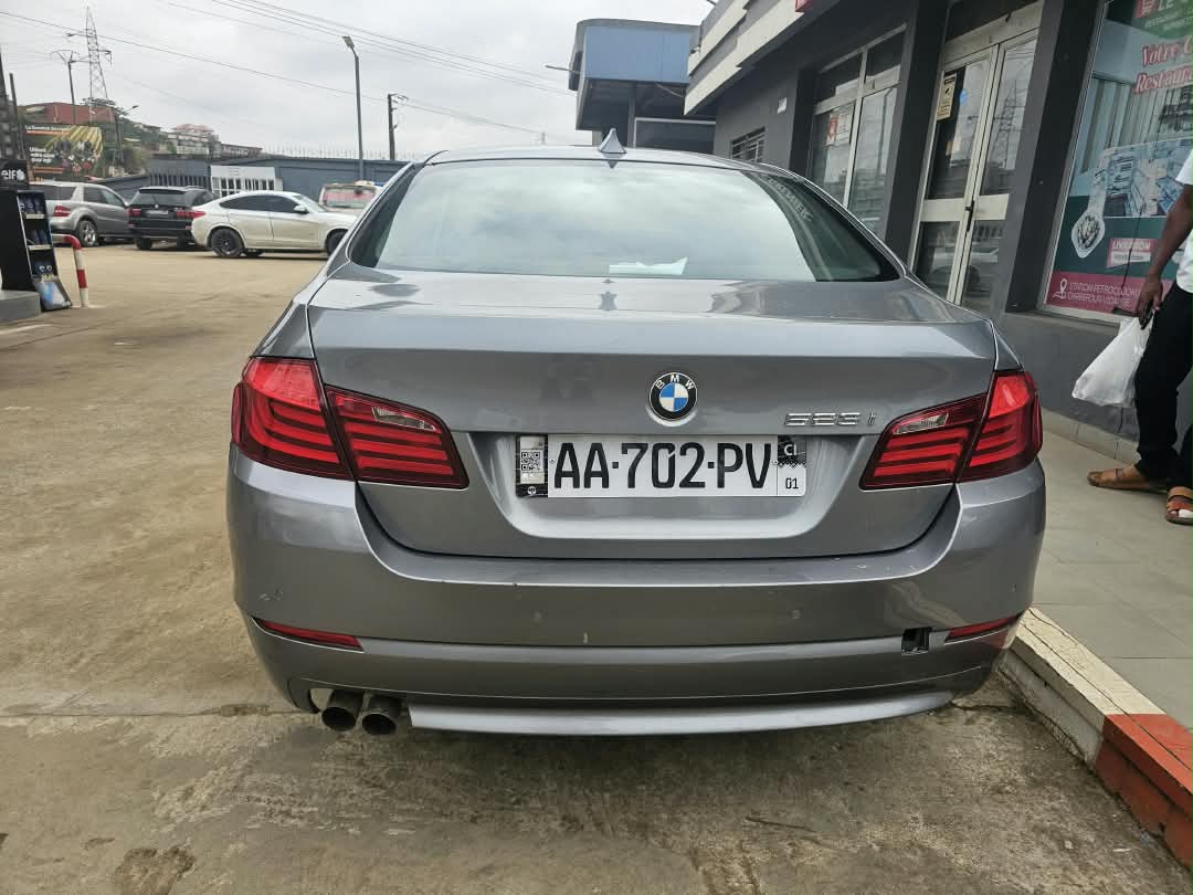 BMW Série 512i 2012
