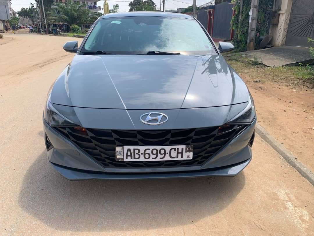 Hyundai Elantra 2022